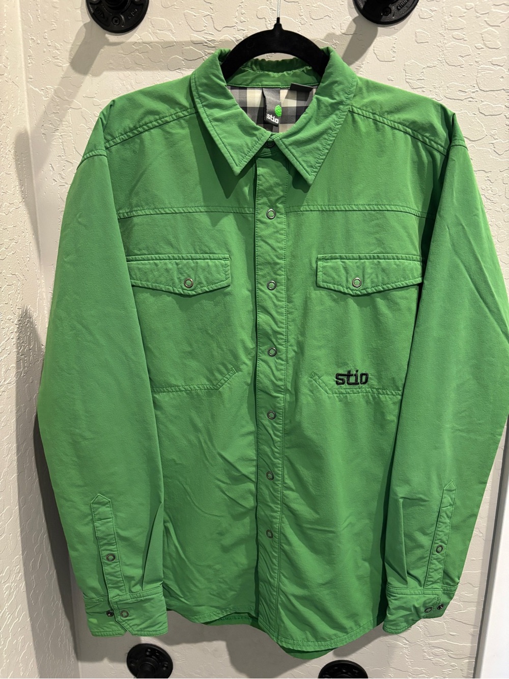 Stio Men's Crester Bright Green Lightweight Soft Shell Shirt Jacket - Picture 2 of 8